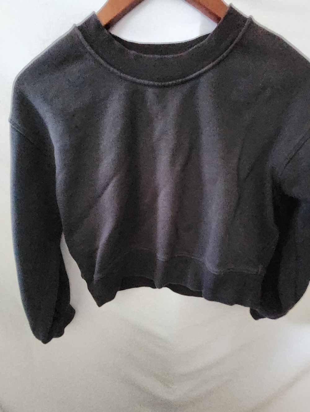 Lululemon Crop Sweatshirt. Size Medium
